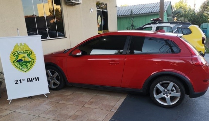 Polícia Militar prende casal na cidade de Realeza com carro furtado em Santa Catarina