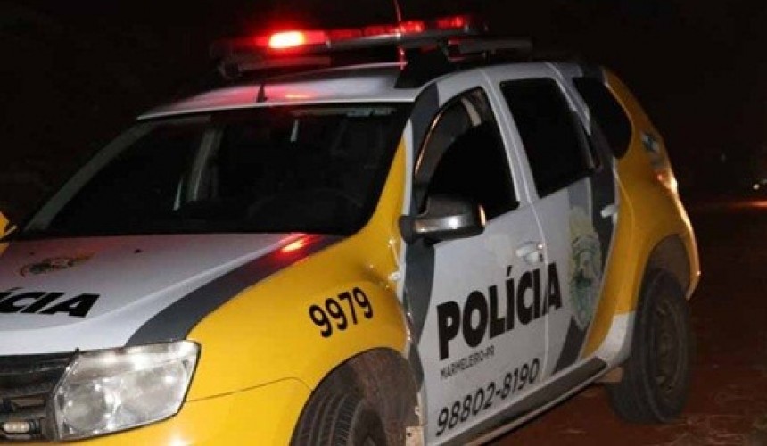 Homem é preso após tentar degolar a mãe de 65 anos em Marmeleiro