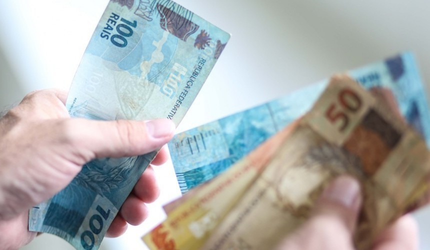 Salário mínimo regional será reajustado em 100% do INPC e deve partir de R$ 1,6 mil