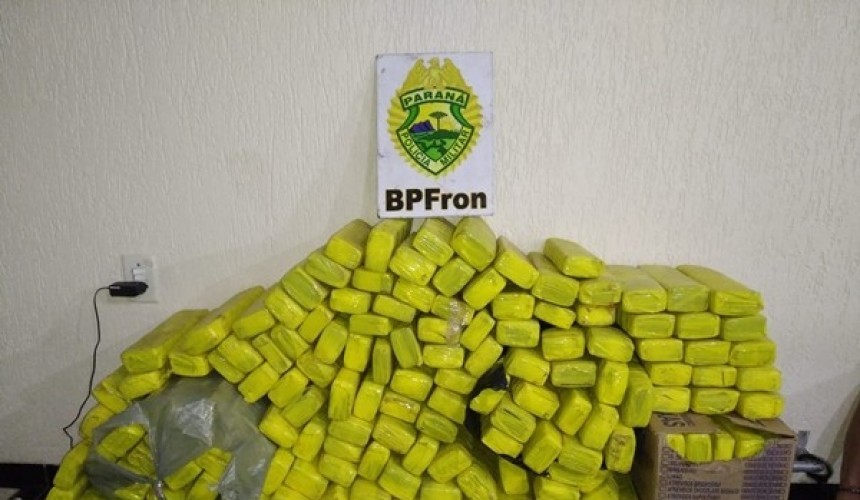 BPFRON apreende carro carregado com drogas em Capitão Leônidas Marques