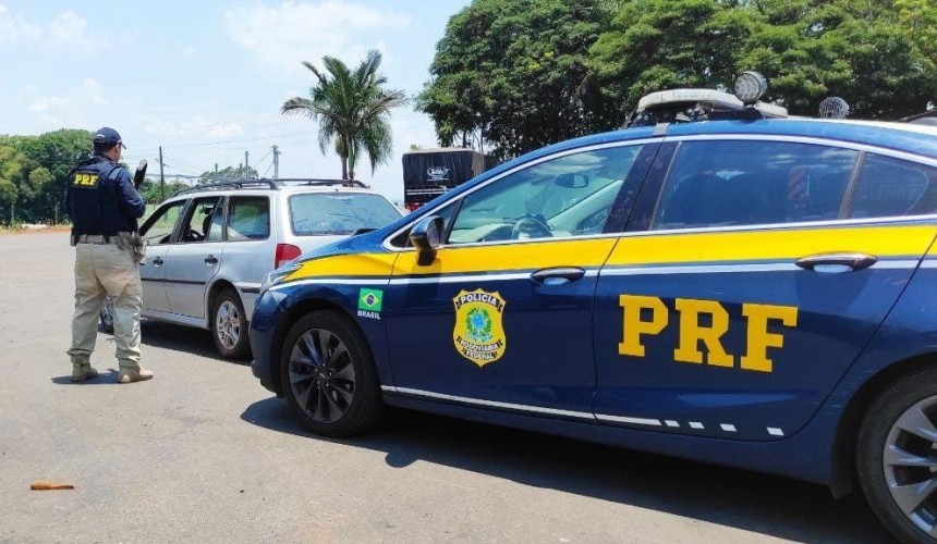 PRF Recupera veículo furtado em menos de 10 minutos após  registro da vítima