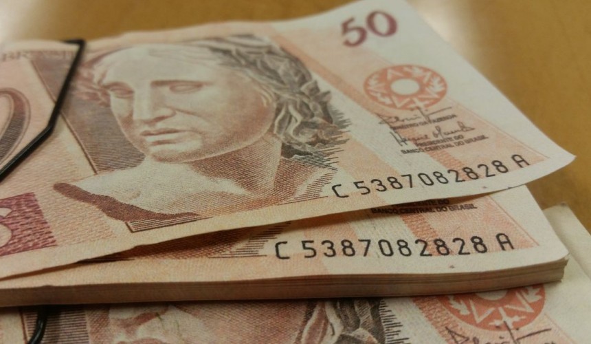 Salário mínimo passa a ser de R$ 1.212 a partir de amanhã