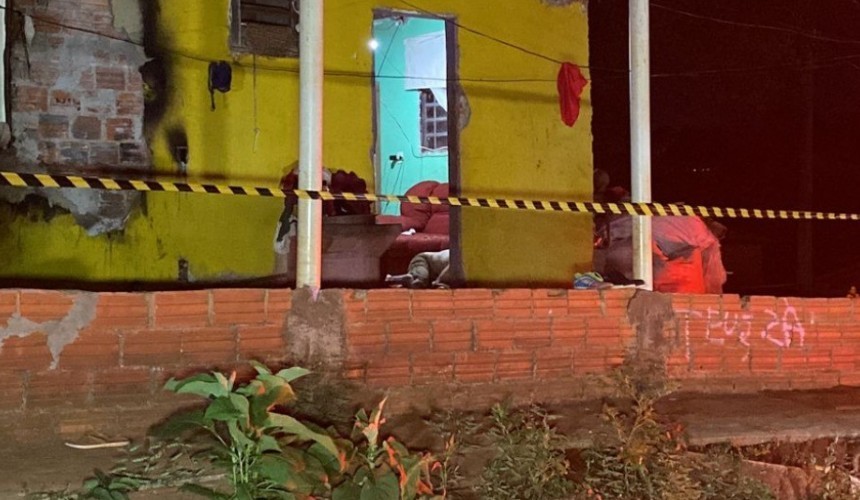 Homem é assassinado a tiros dentro de casa em Cascavel