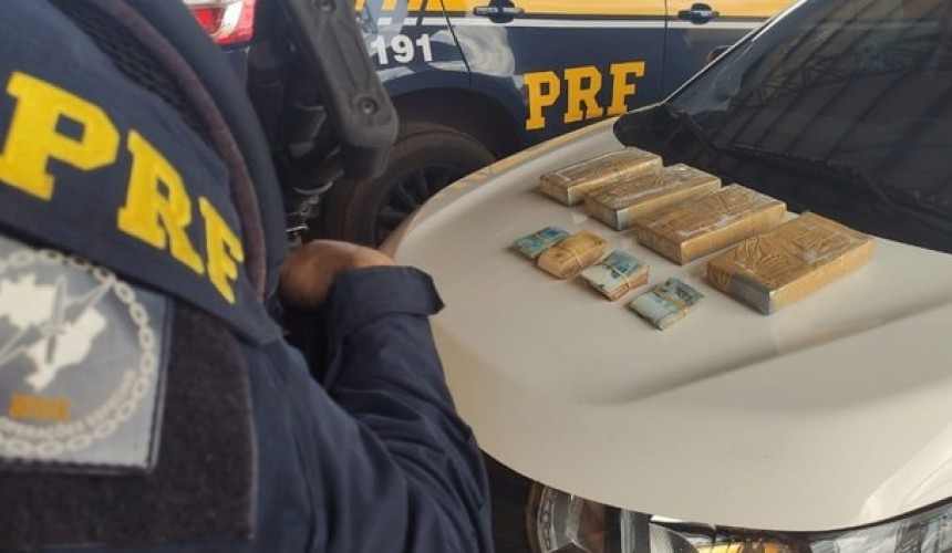 PRF dá prejuízo de mais de meio milhão de reais com apreensão de cocaína em Santa Tereza do Oeste