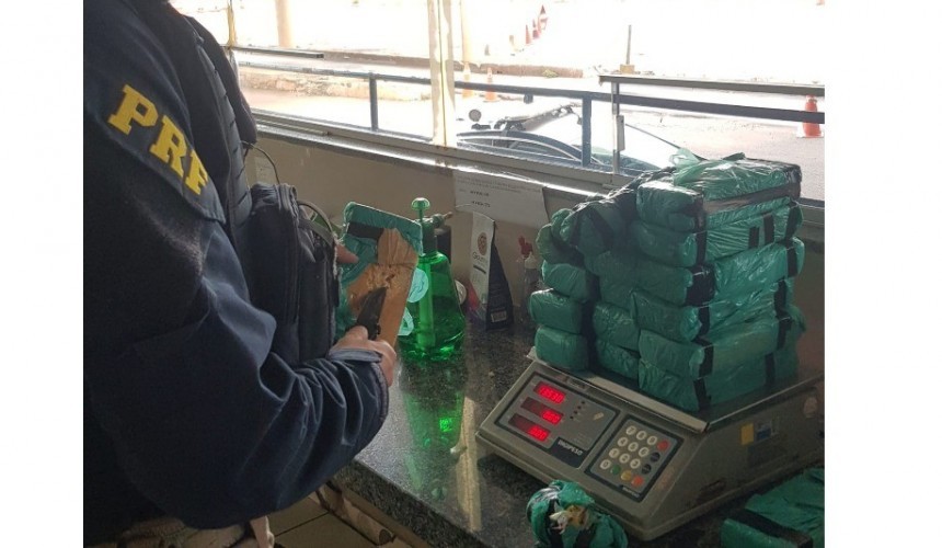 15 kg de crack são apreendidos pela PRF em Guaíra