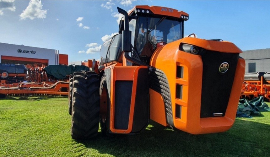 Máquinas de última geração atraem atenções durante o 34º Show Rural