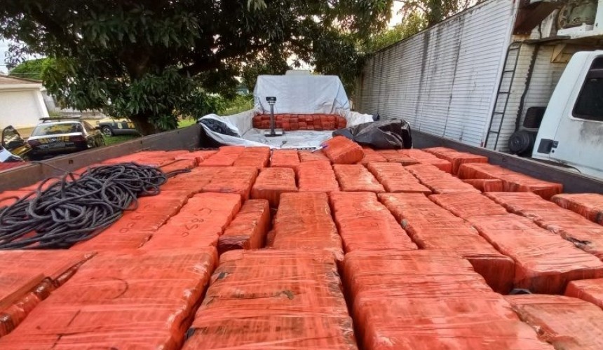Caminhão carregado de maconha é apreendido em Londrina