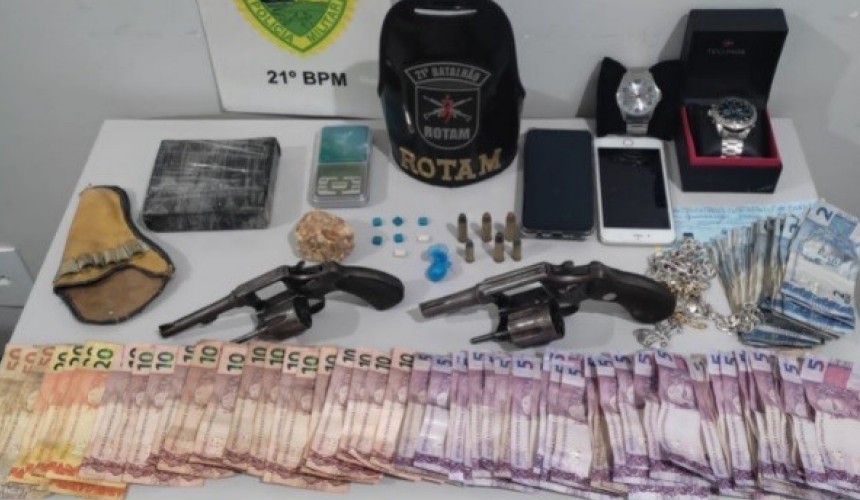 ROTAM apreende duas adolescentes com drogas, dinheiro e armas de fogo em Dois Vizinhos