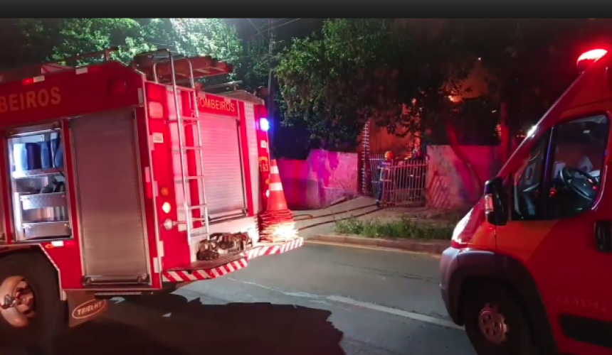 Mulher morre carbonizada e outras três pessoas ficam feridas em incêndio em Cascavel