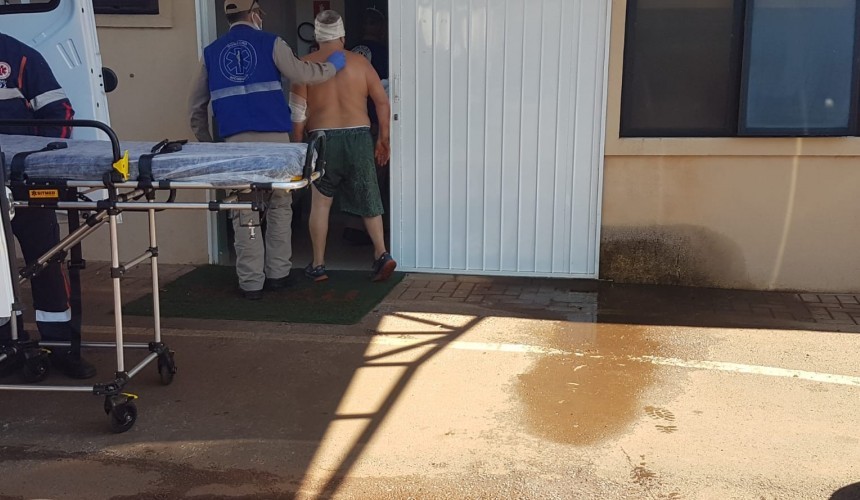 Durante sepultamento, homem que carregava caixão cai dentro de cova e precisa ser socorrido em Cascavel