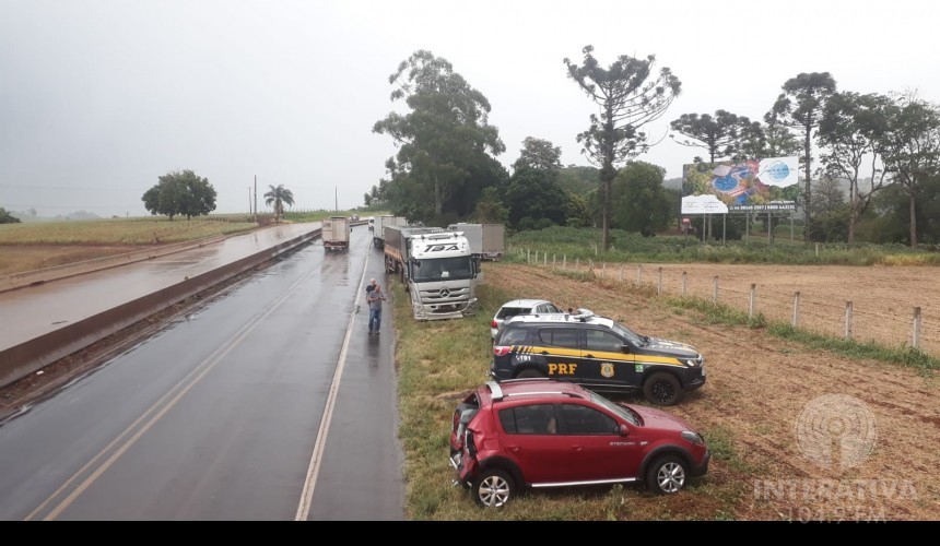 Sete veículos se envolvem em acidente na BR-163 entre Santa Lucia e Lindoeste
