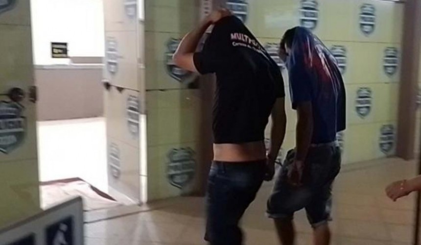 Trio é detido após assaltar investigadora da Polícia Civil em Foz do Iguaçu