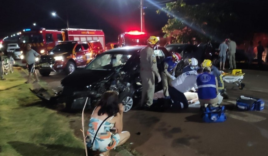 Grave acidente de trânsito deixa vários feridos na BR-467