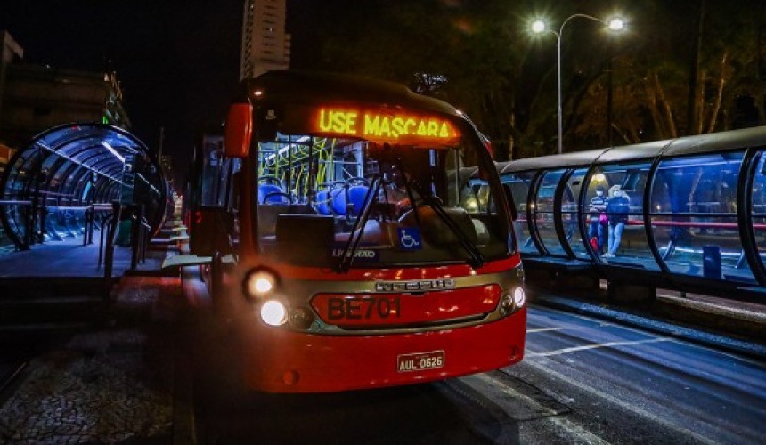 Casos novos de Covid no início de março caem 4 vezes em relação a fevereiro