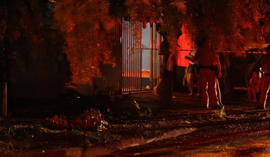 Jovem de 19 anos é morto com dois tiros na cabeça no bairro Esmeralda em Cascavel