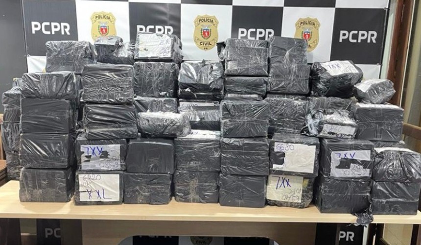 Mais de uma tonelada de maconha é apreendida em caminhão em Cascavel