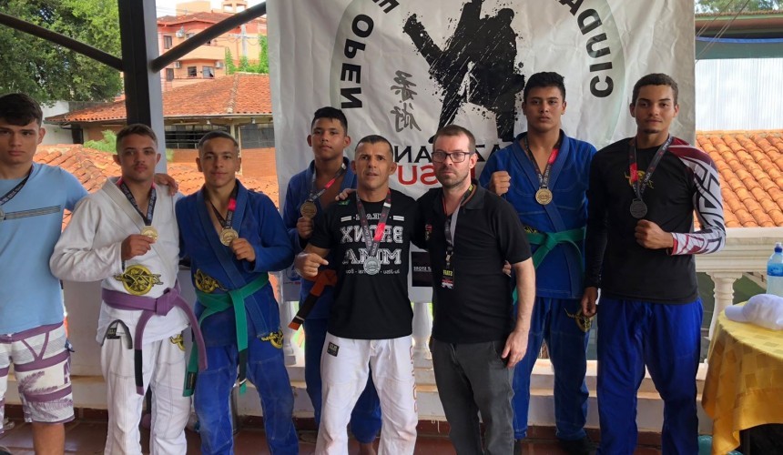 Atletas de artes marciais de Capitão são destaques em competição internacional