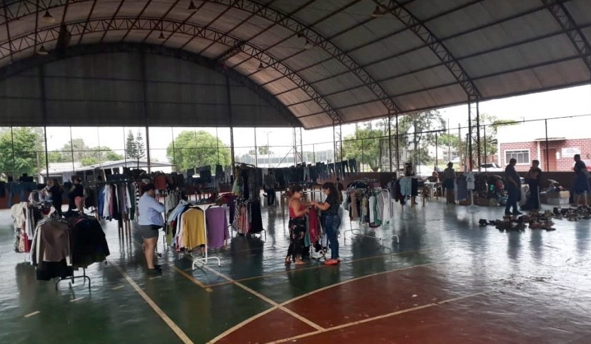 Bazar Consciente promovido pela S.O.S. 4 Patas atrai grande público em Capitão