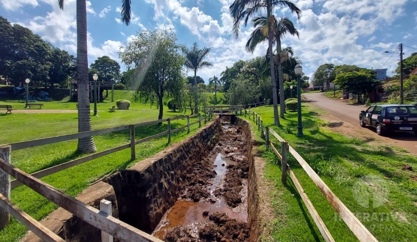Capitão: Munícipio realiza limpeza de lagos e córregos da área central