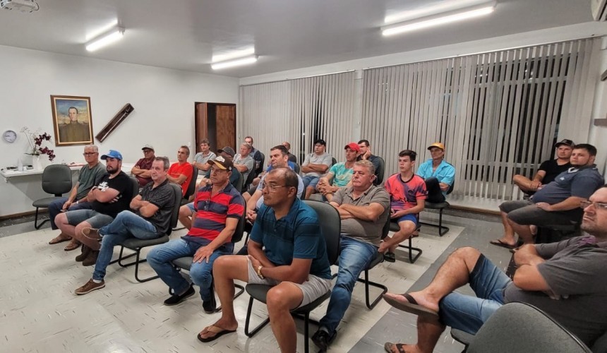 CAPITÃO: Reunião da Associação dos Pescadores define trajetos para limpeza do Lago Baixo Iguaçu