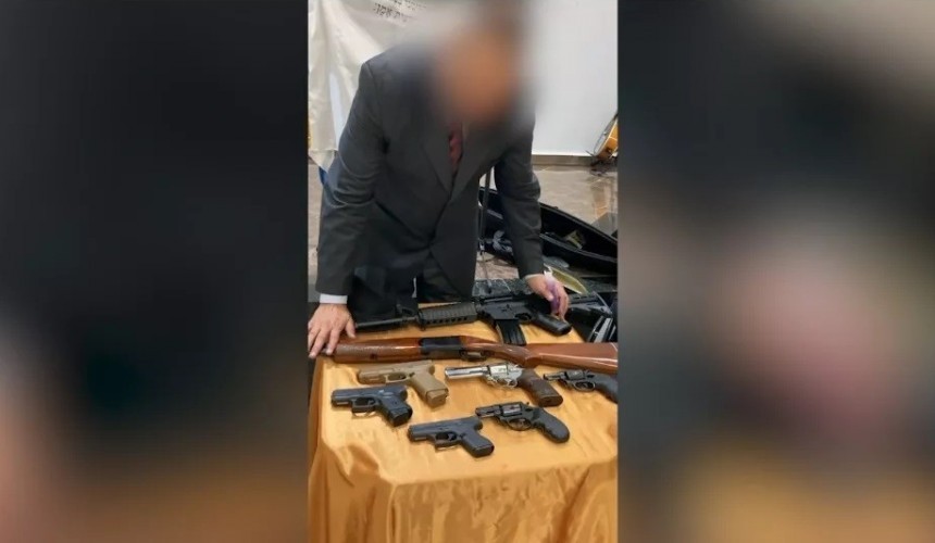 Pastor unge armas em igreja no Paraná
