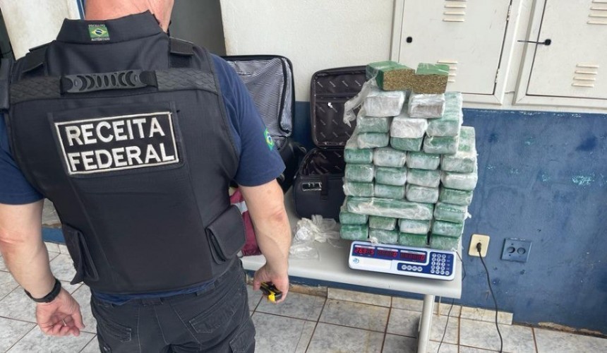 Receita Federal apreende 27 quilos de maconha em um ônibus em Cascavel