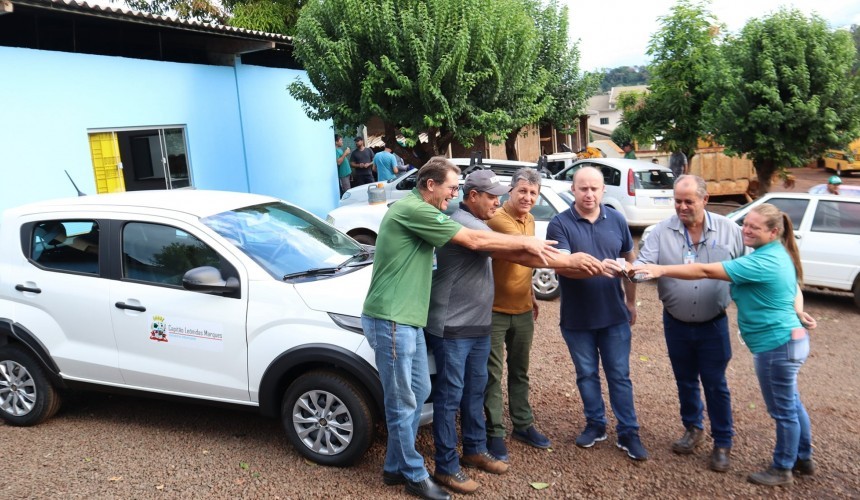 Secretaria de Obras de Capitão recebe um novo automóvel para os trabalhos do município