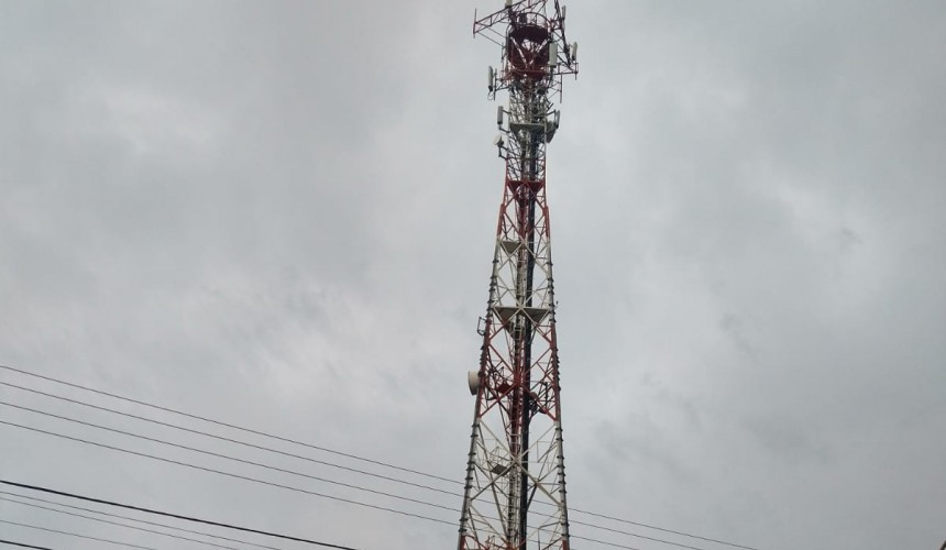 Menor de idade ameaça se jogar de torre, mas é contido pela PM em Capitão