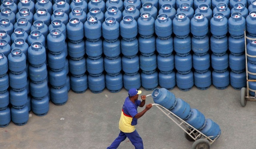 Petrobras anuncia redução no preço do gás de cozinha