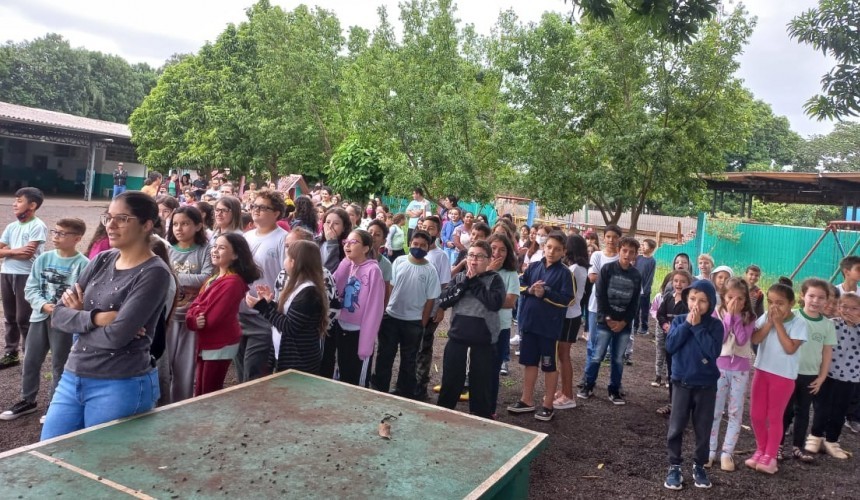 Bombeiros realizam simulação de abandono emergencial em escola de Capitão