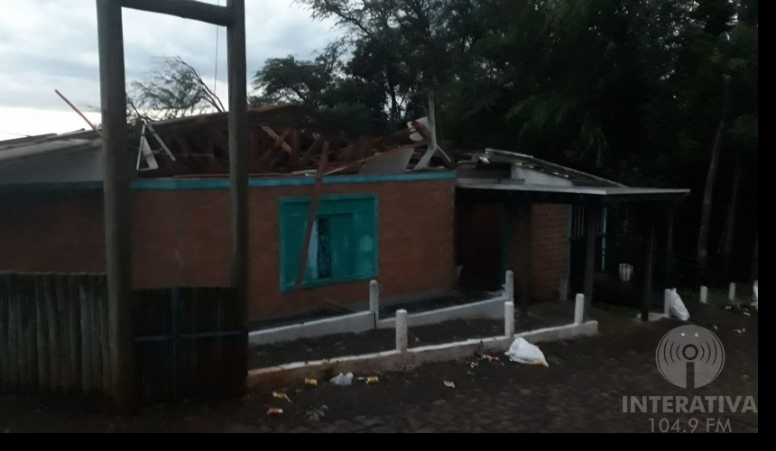 Temporal deixa rastro de destruição em Capitão