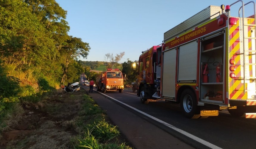 Condutor morre, três crianças e mulher grávida ficam gravemente feridas em acidente na BR-163 em Pérola do Oeste