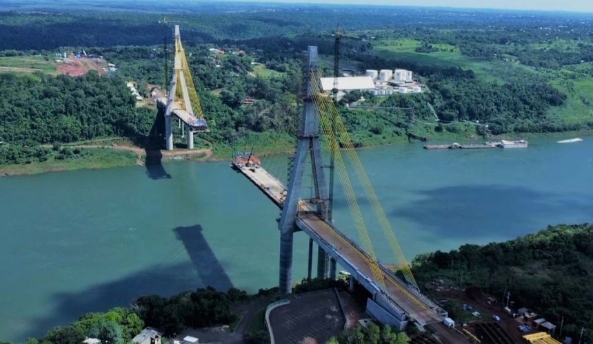 Obra da Ponte da Integração Brasil-Paraguai chega a 82% de execução