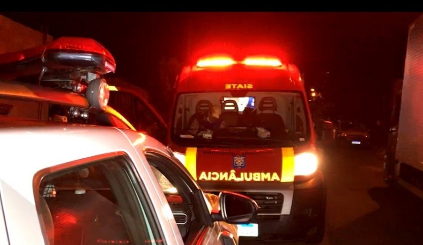 Homem é esfaqueado e atingido por tiros em Cascavel