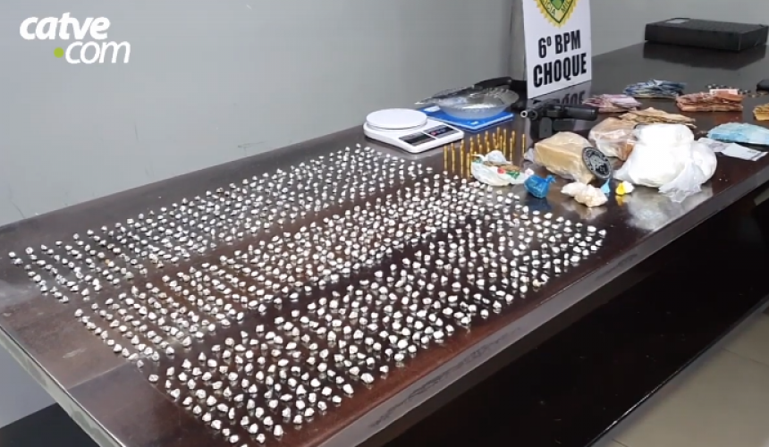 PM aprende quase 1.000 pedras de crack em residência em Cascavel