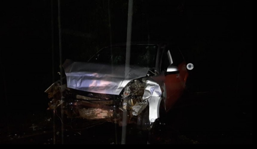 Duas pessoas sofrem ferimentos graves em colisão frontal na PR-281 em Santa Izabel Do Oeste