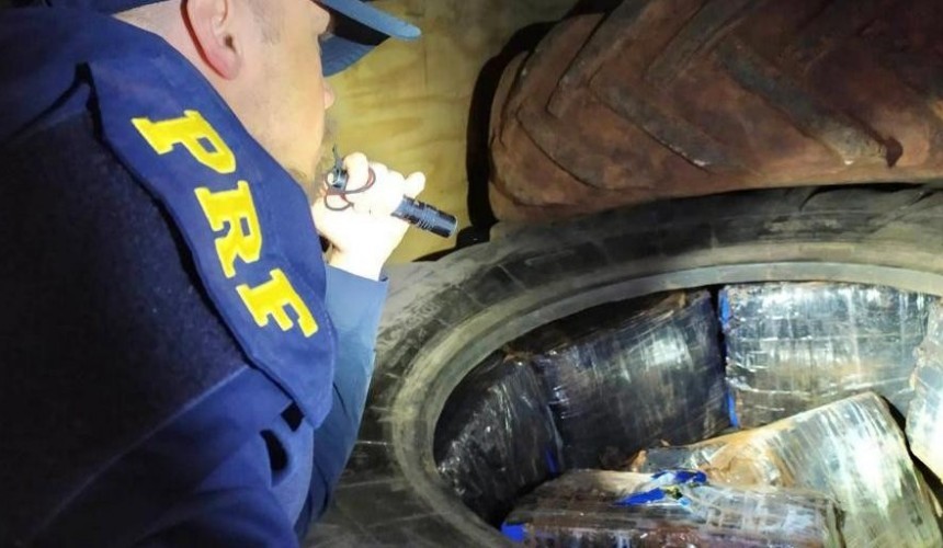 Motorista de Lindoeste é preso com mais de 1 tonelada de maconha em Torres