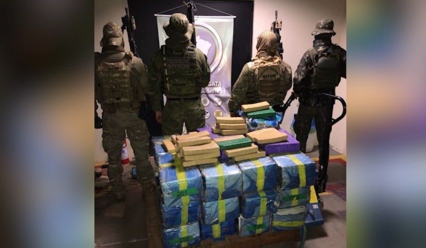 Meia tonelada de maconha é apreendida em meio a mata em Guaíra