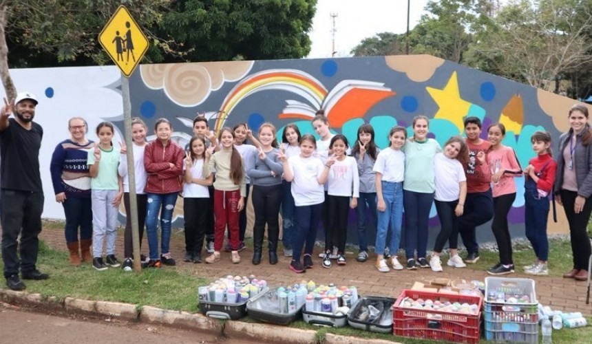 Oficina de grafite é realizada em Escola Municipal de Capitão