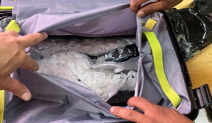 Carga milionária de metanfetamina é apreendida pela polícia em Foz do Iguaçu