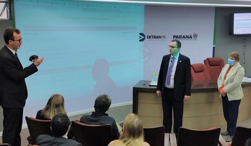 Licenciamento de veículo e multas poderão ser pagaos por por PIX