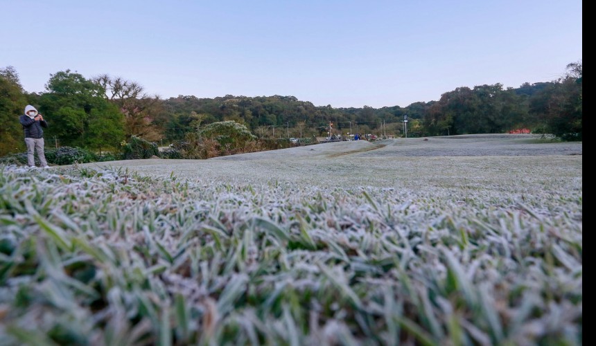 Com temperatura de até -3,9°C, Simepar registra madrugada mais fria do ano Capitão e mais 43 cidades