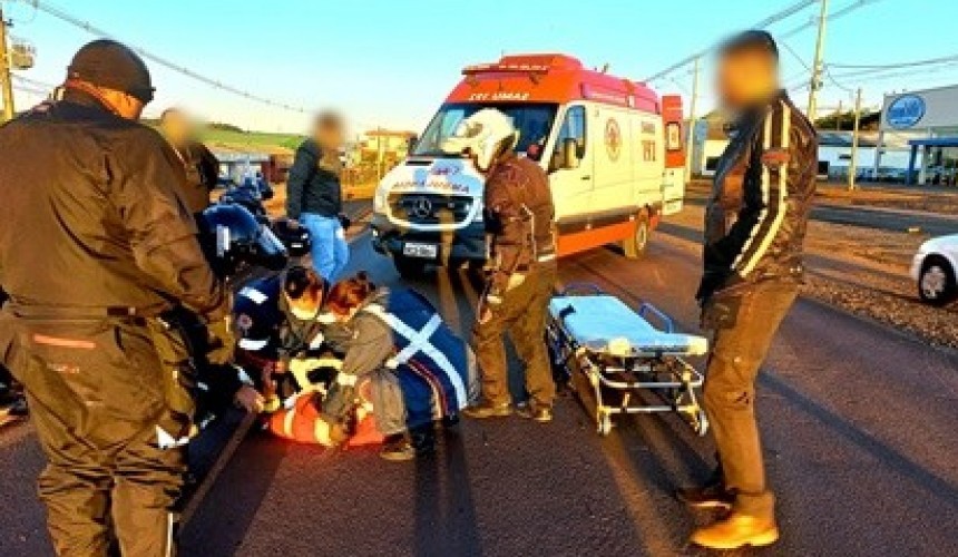 Casal sofre ferimentos em queda de motocicleta na PR-281 em Santa Izabel do Oeste