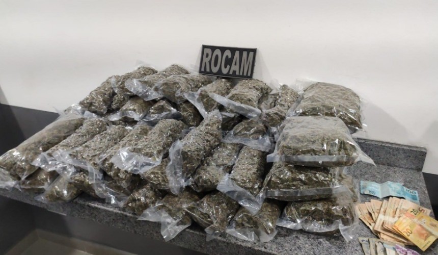 Adolescente é apreendida pela PM com mais de 50 pacotes de capulho em Cascavel