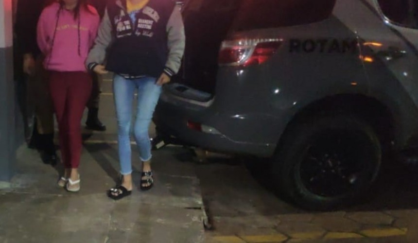 Mulheres são presas pela PM com pistolas e carregadores em Santa Tereza do Oeste