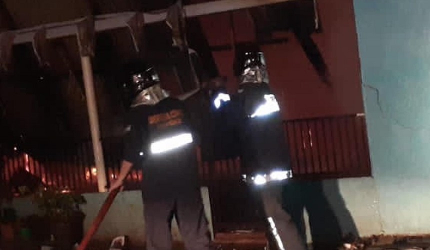 Casa é destruída por incêndio em Ampére