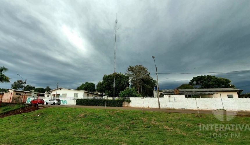 Chuvas voltam e temperaturas começam a cair no Paraná, indica Simepar