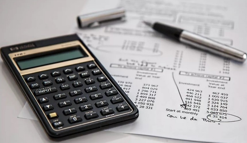 Médico deve devolver R$ 128 mil aos cofres públicos por não cumprir jornada de trabalho