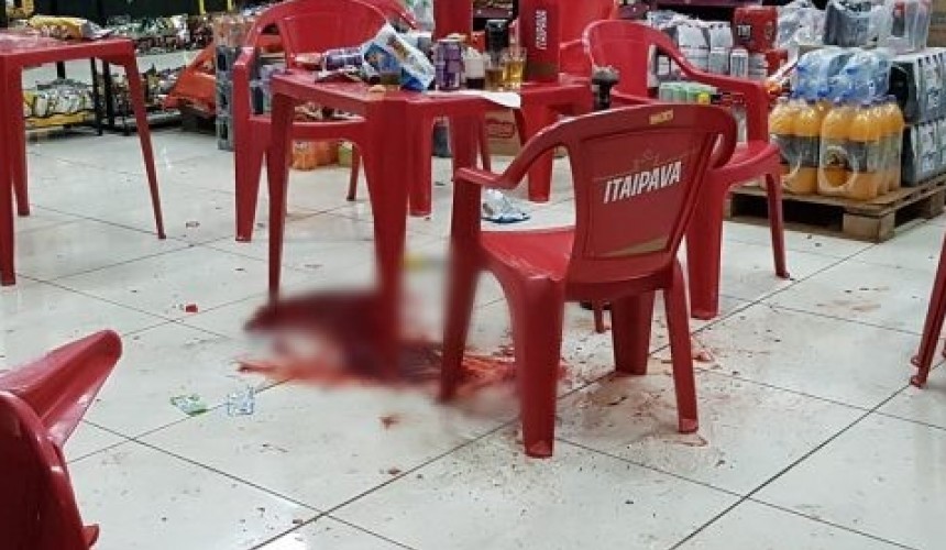 Homem leva tiro no rosto dentro de conveniência e fica gravemente ferido em Cascavel
