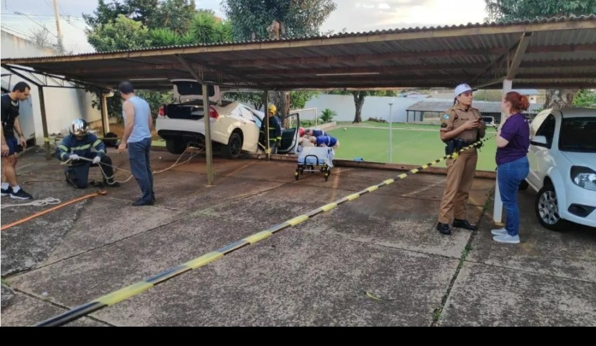 Mãe atropela filho, e criança fica presa embaixo do carro em Cascavel